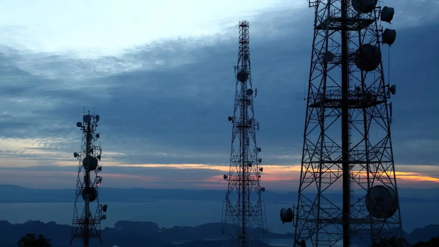 emergency-critical-comms-coverage-radio-tower-shutterstock_1592114890.jpg